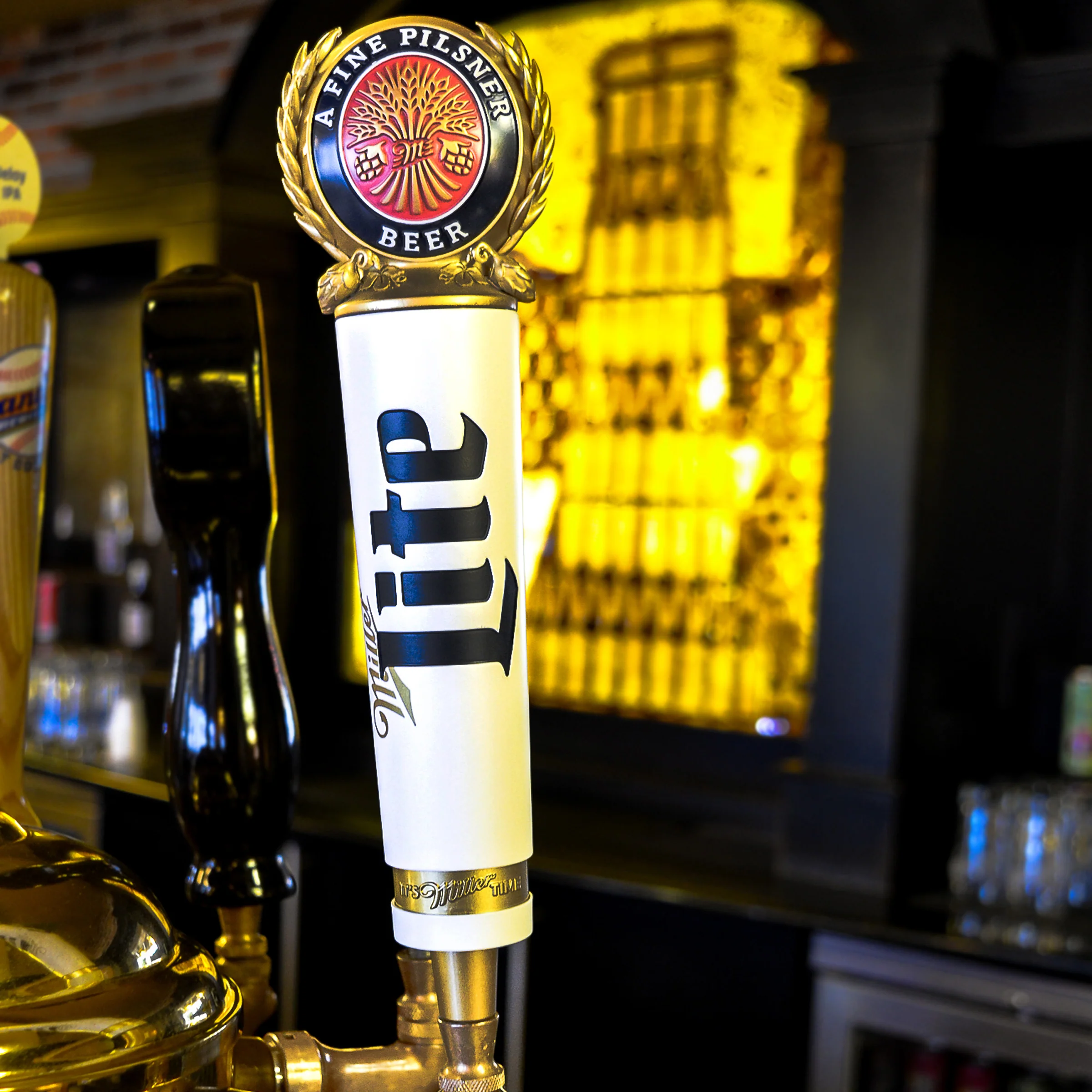 MILLER LITE CREST TAP HANDLE - Image 3